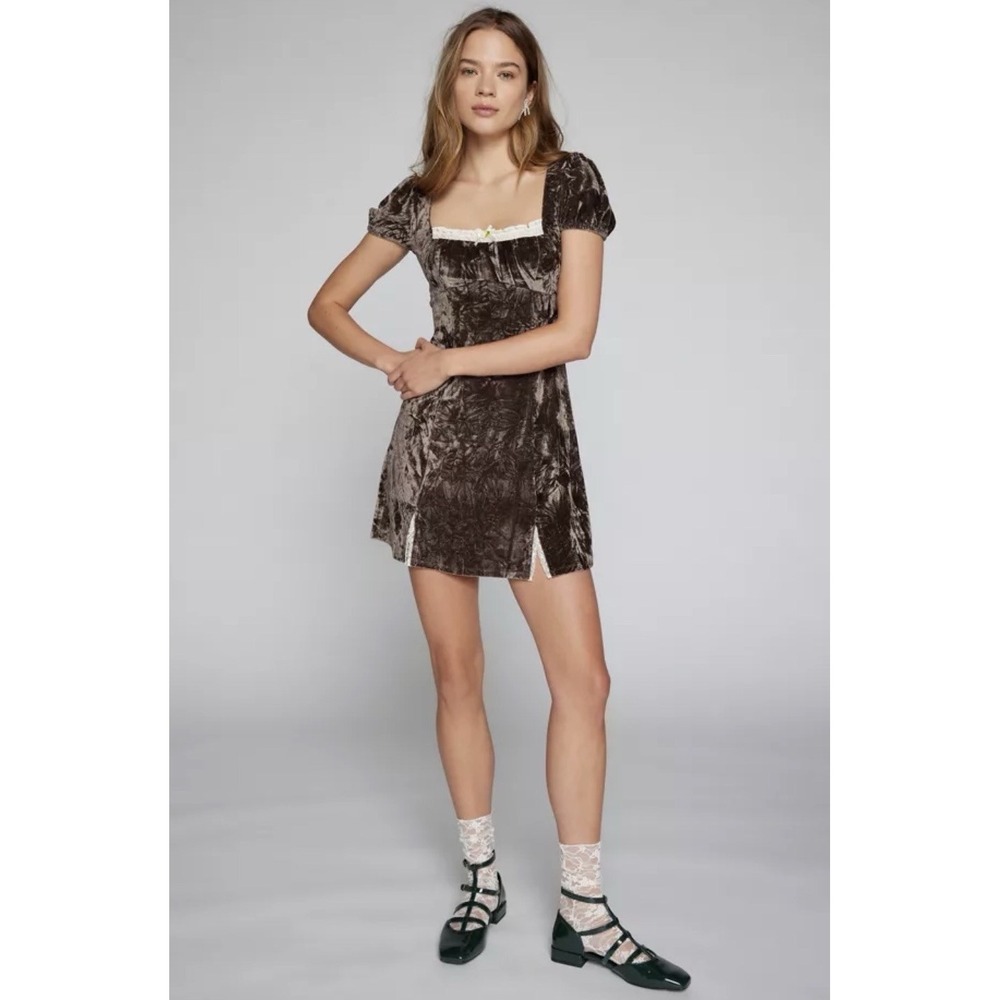 Kimchi Blue Jill Velvet Brown Mini Dress 90s Y2K‎ Milkmaid Babydoll  Sz SM